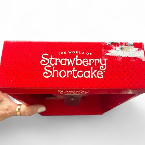 NEW Strawberry Shortcake Tabletop Analog Clock With Custard Valentine’s Day NIB - Picture 3 of 3